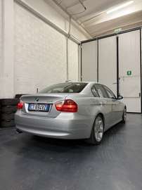 325i E90