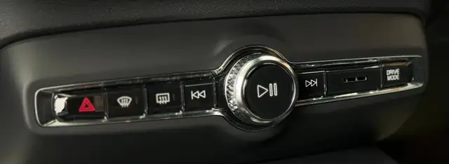 Volvo XC40 view 11