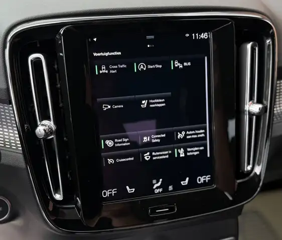 Volvo XC40 view 13