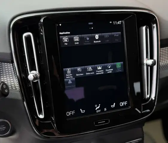 Volvo XC40 view 14