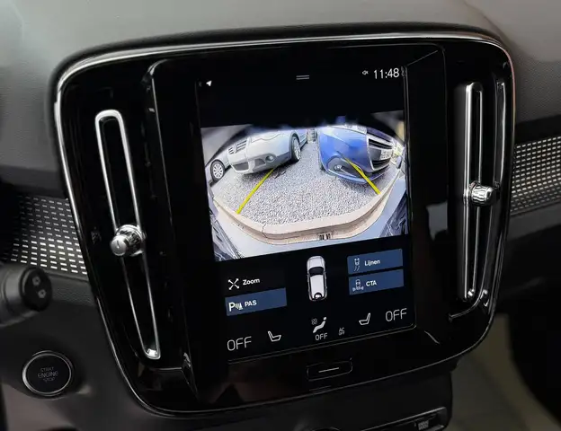 Volvo XC40 view 15