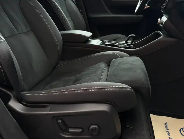Volvo XC40 view 6