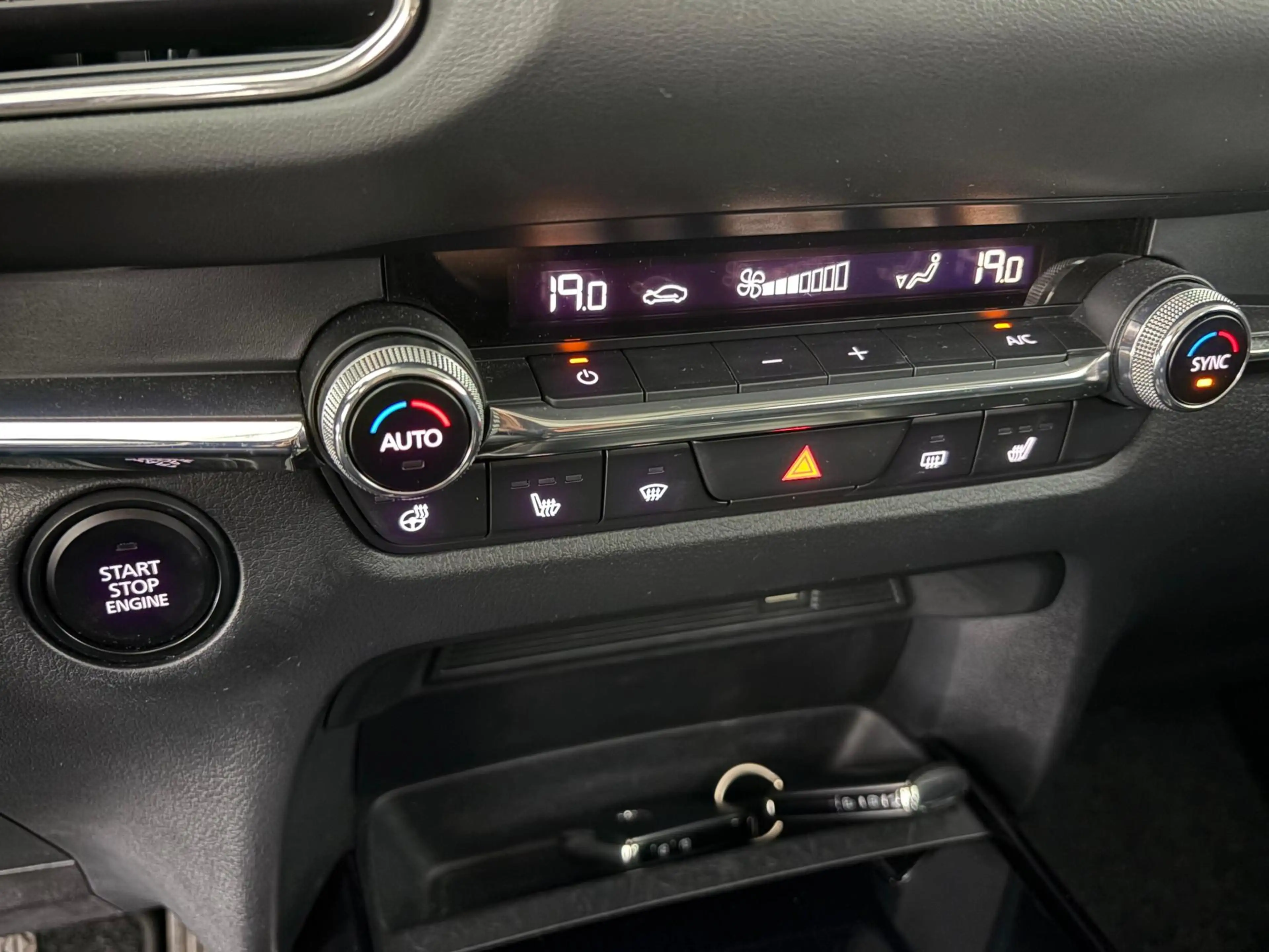 Mazda CX-30 2.0 e-SkyActiv M Hybrid | ADAP. CRUISE | CAMERA | — photo 11