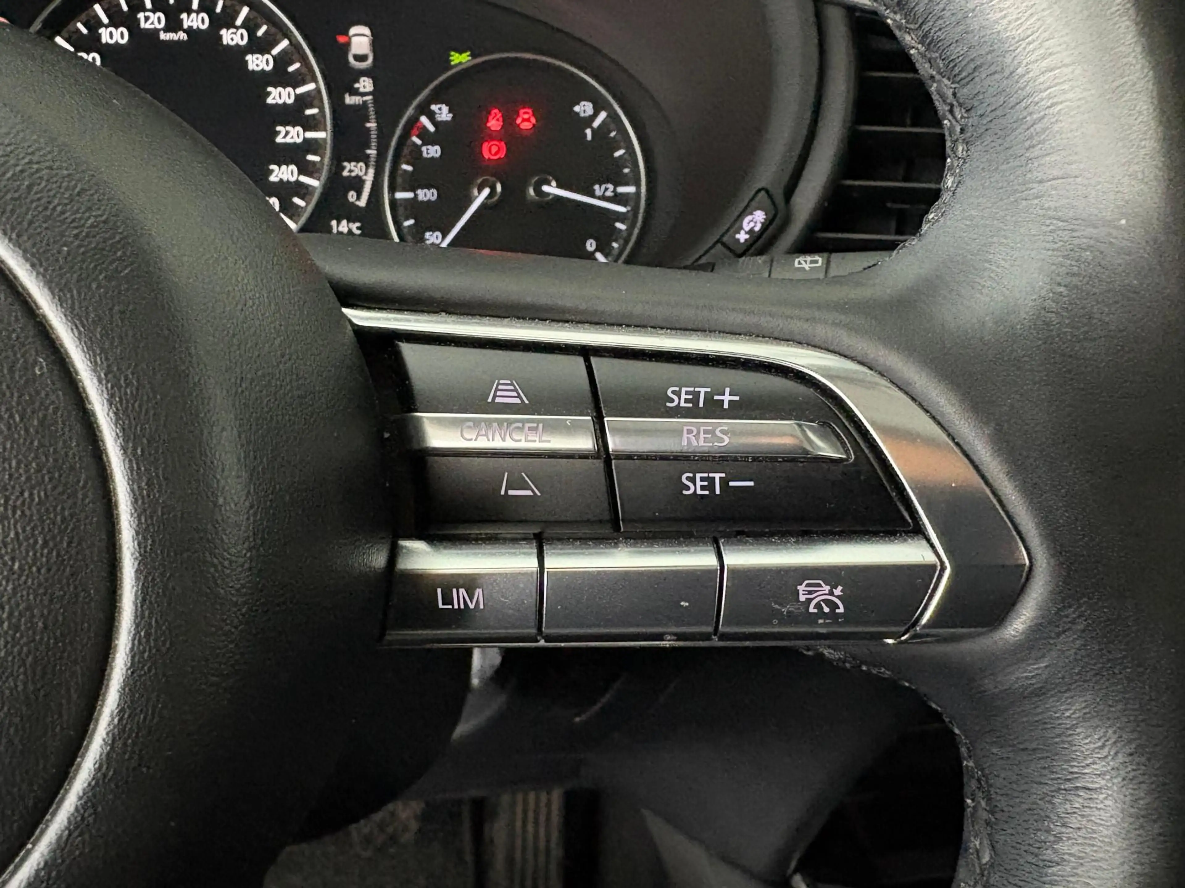 Mazda CX-30 2.0 e-SkyActiv M Hybrid | ADAP. CRUISE | CAMERA | — photo 17