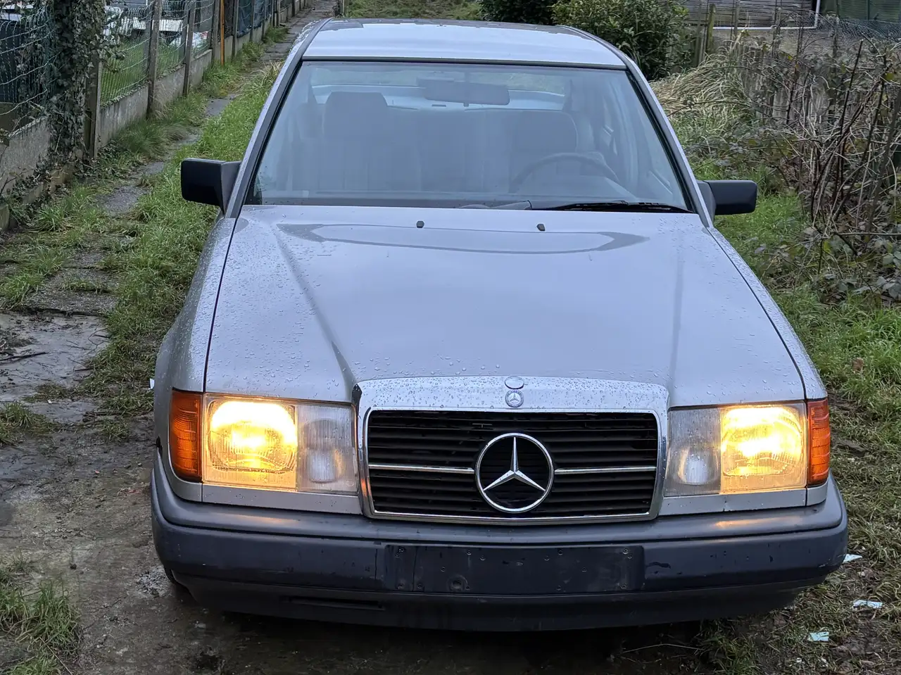 Mercedes-Benz E 200 Mercedes benz E200 Oldtimer Benzine 155.000 Km, foto 2