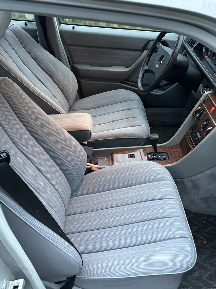 Mercedes-Benz E 200 Mercedes benz E200 Oldtimer Benzine 155.000 Km, foto 12