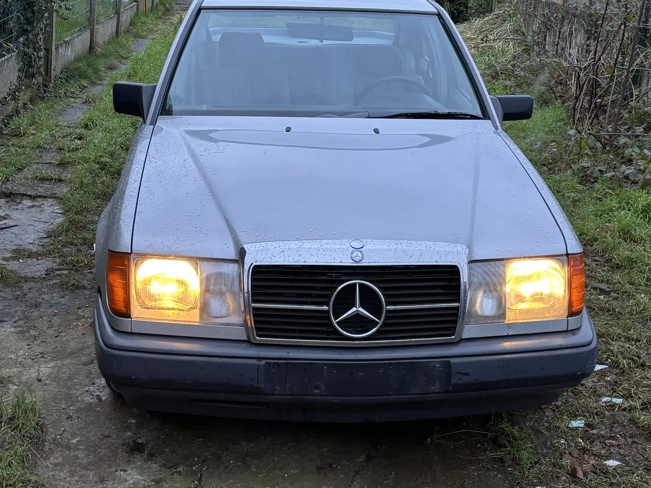 Mercedes-Benz E 200 Mercedes benz E200 Oldtimer Benzine 155.000 Km, foto 1