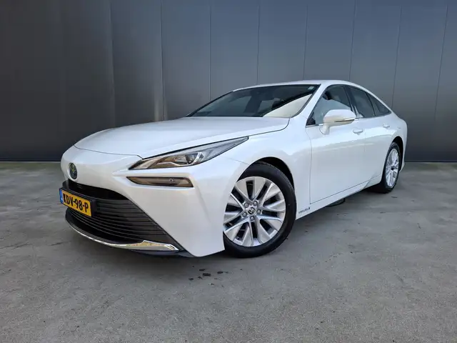 Toyota Mirai WATERSTOF H2 DYNAMIC JBL AUDIO METALLIC APPLE CARP