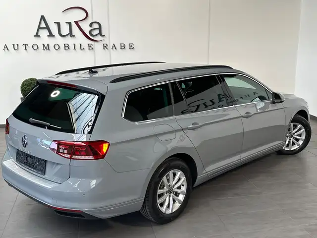 Volkswagen Passat view 5