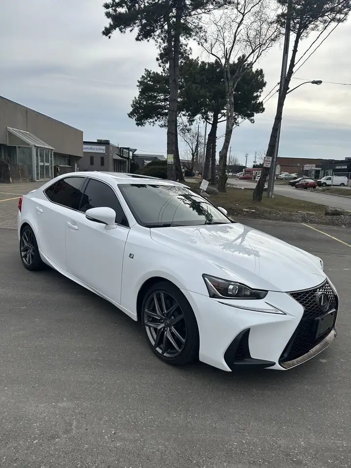 2017 Lexus IS