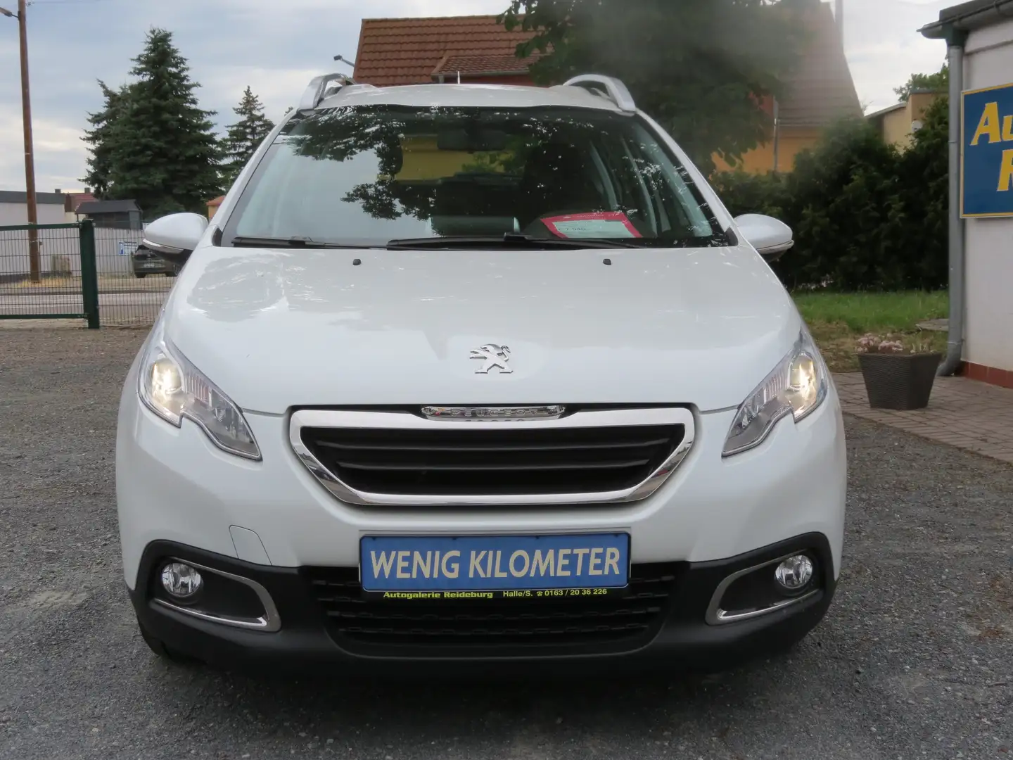 Peugeot 2008 Active Erst 52Tkm!! PDC!! Temp.!Klima!!Vieles mehr Weiß - 2