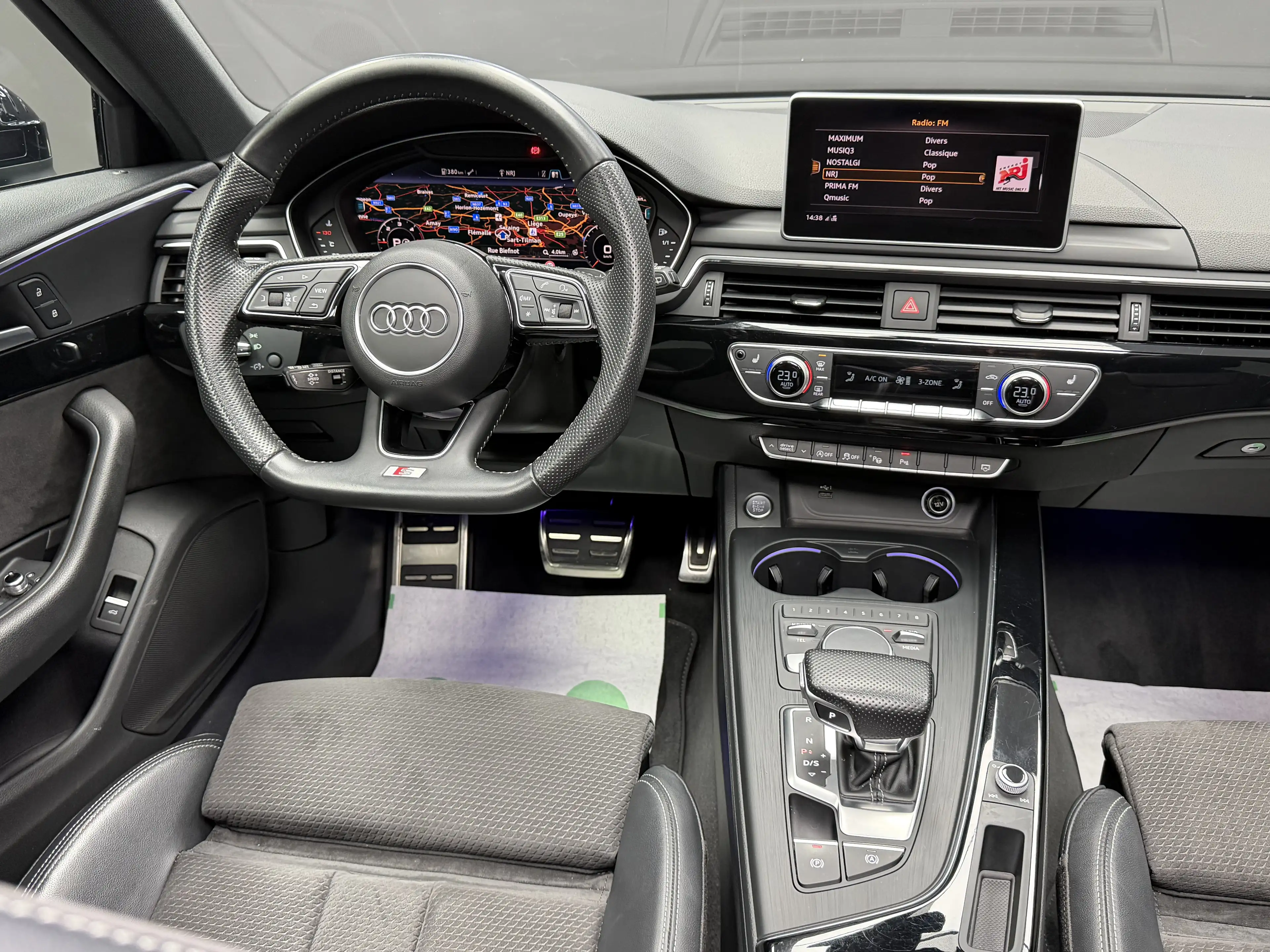 Audi A4 Avant 2.0 TDi S tronic * FULL OPTIONS + S-LINE * — photo 11