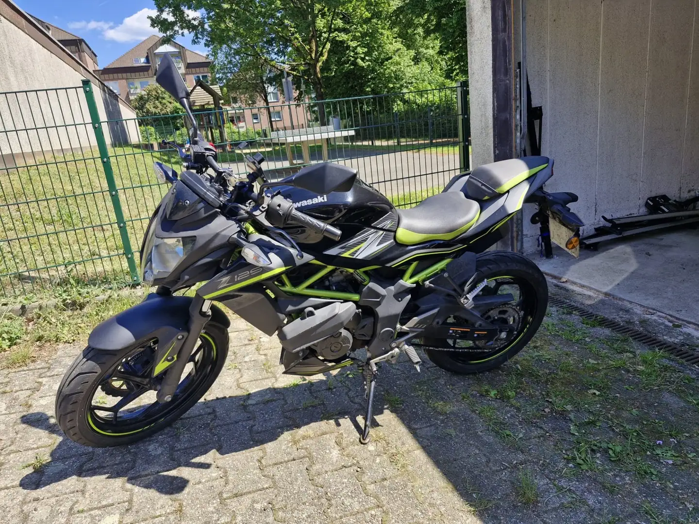 Kawasaki Z 125 Grün - 1