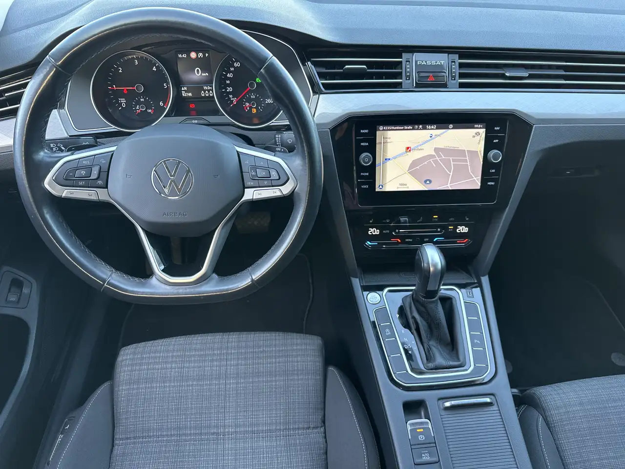 Volkswagen Passat Variant 2.0 TDI DSG Business NAV+LED+KAM 10