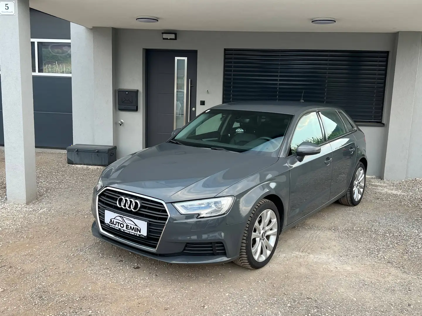 Audi A3 *Apple Carplay* SB 1,6 TDI Grau - 1
