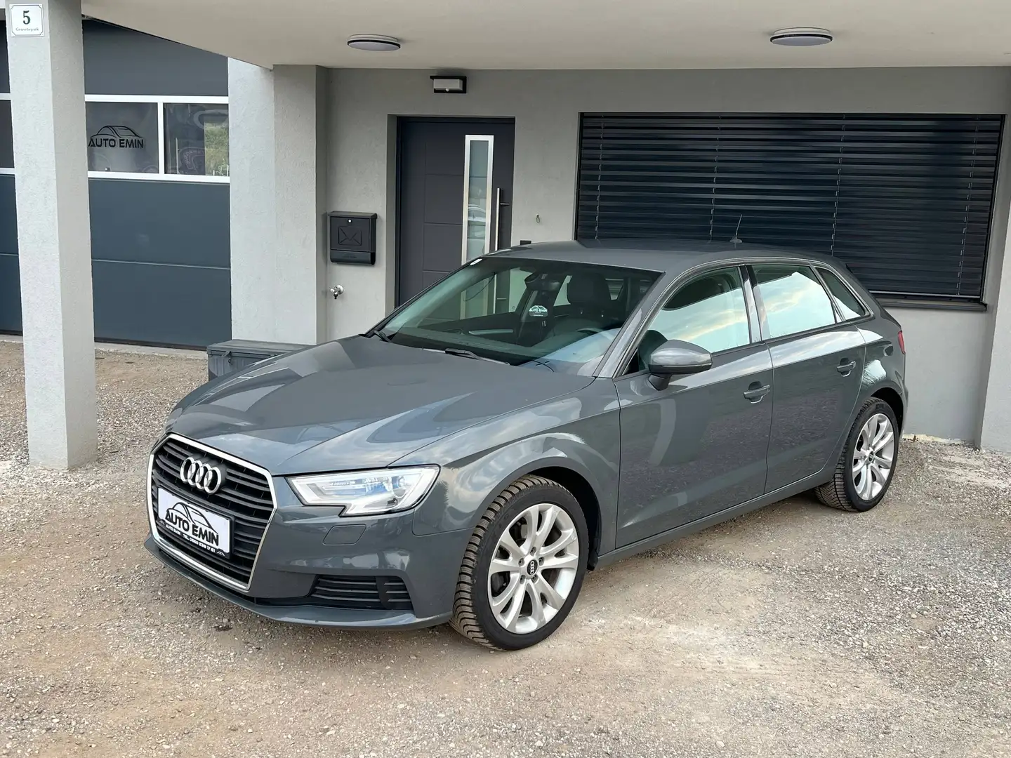 Audi A3 *Apple Carplay* SB 1,6 TDI Grau - 2