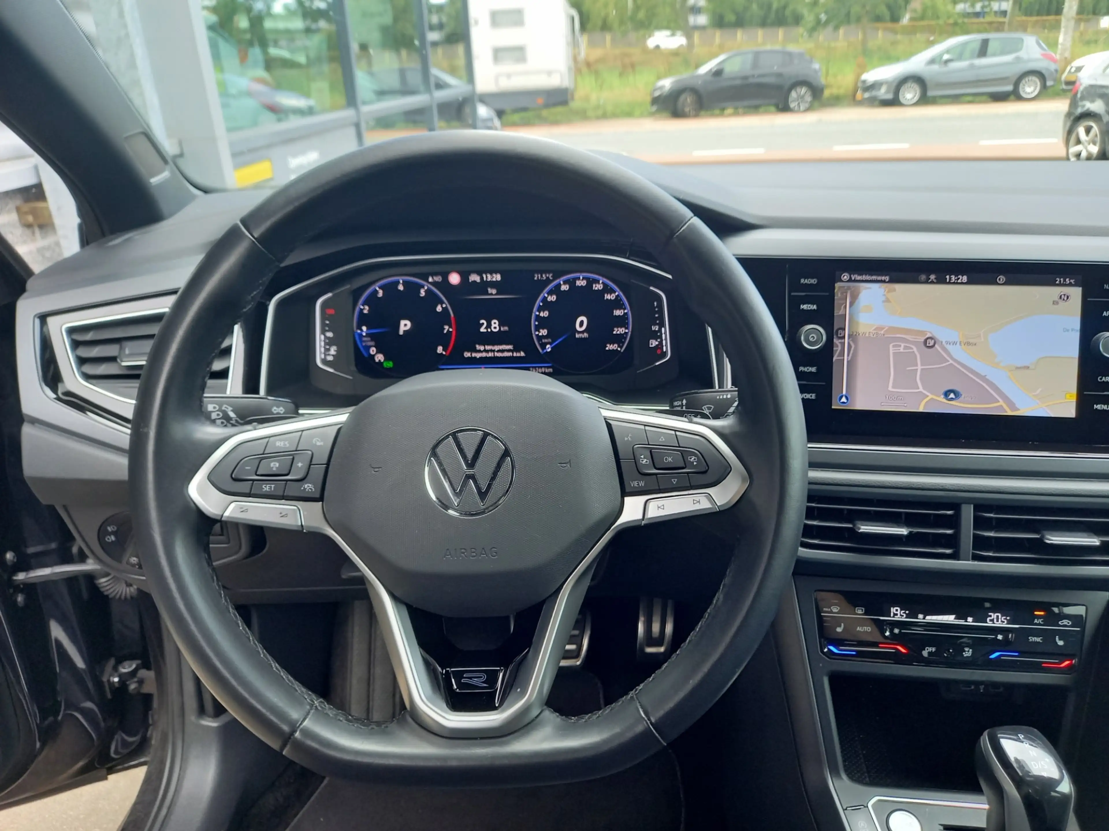 Volkswagen Taigo 1.0 TSI R-Line DSG - CAMERA - PDC V/A - STOELVERW — photo 19