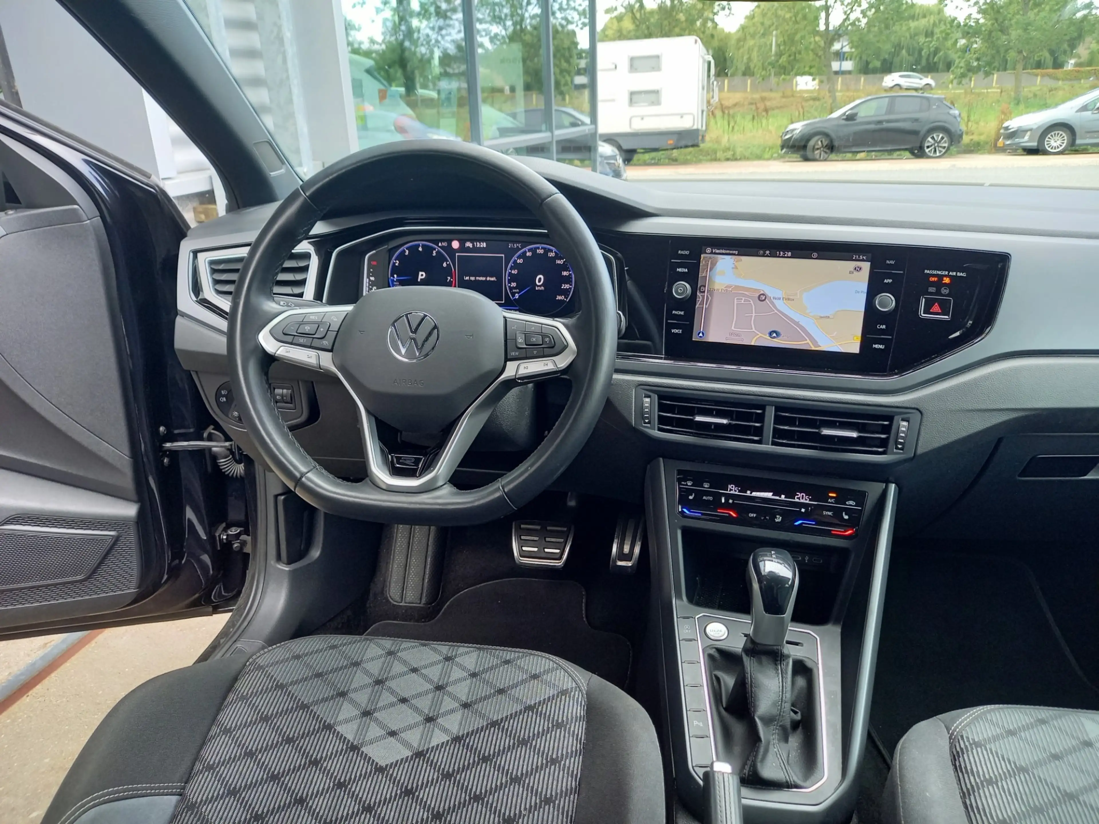 Volkswagen Taigo 1.0 TSI R-Line DSG - CAMERA - PDC V/A - STOELVERW — photo 18