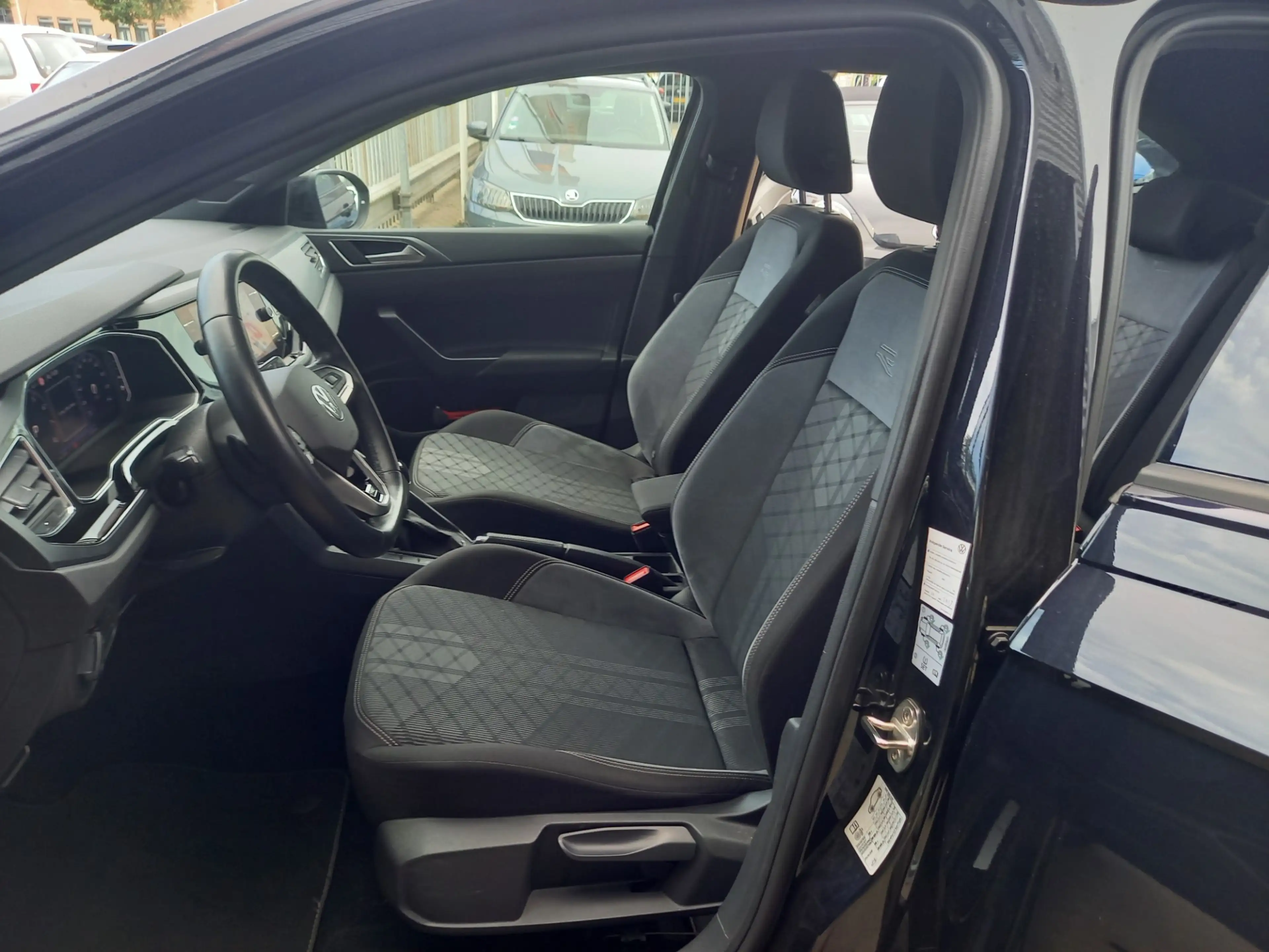 Volkswagen Taigo 1.0 TSI R-Line DSG - CAMERA - PDC V/A - STOELVERW — photo 16