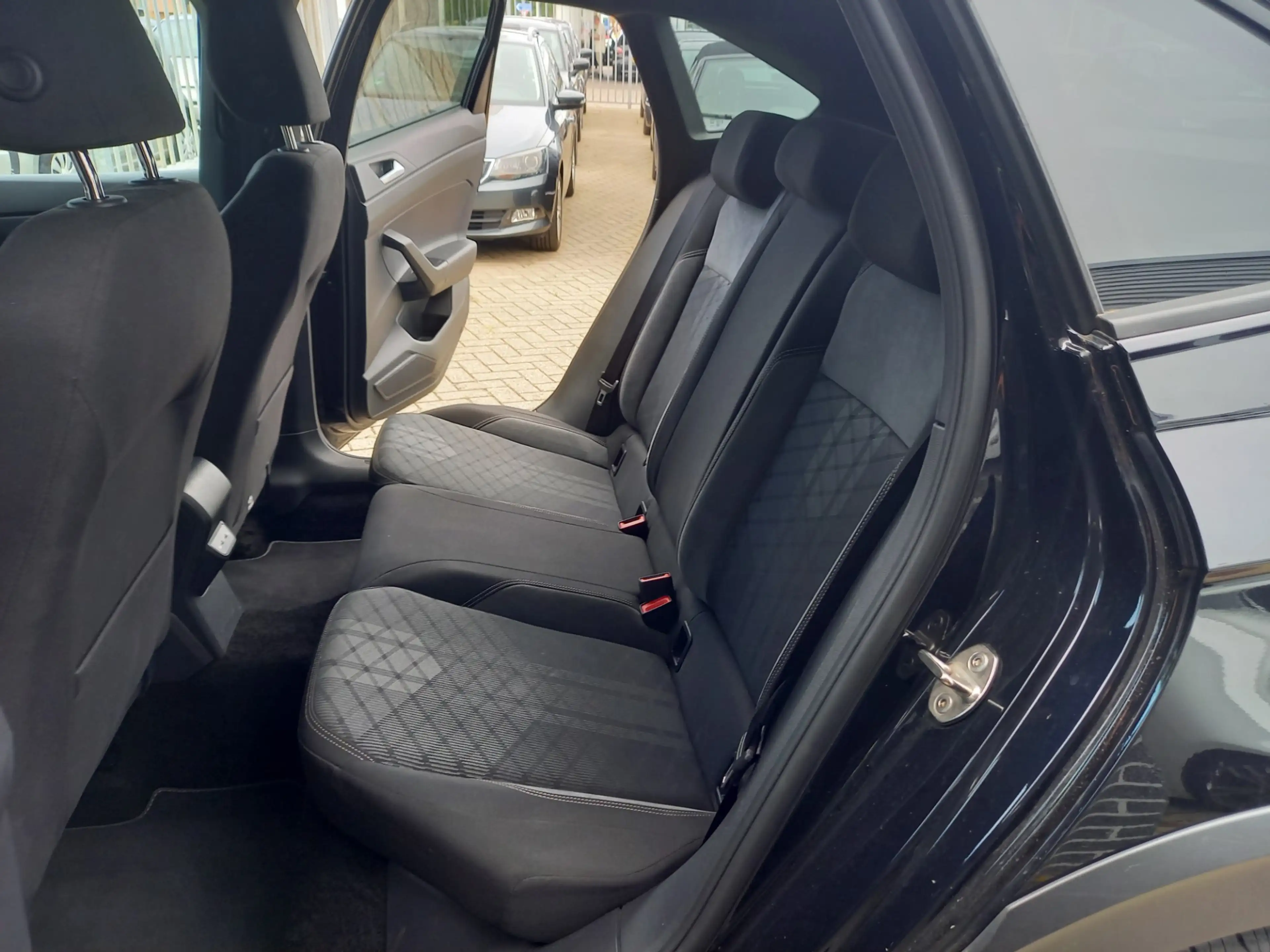 Volkswagen Taigo 1.0 TSI R-Line DSG - CAMERA - PDC V/A - STOELVERW — photo 15