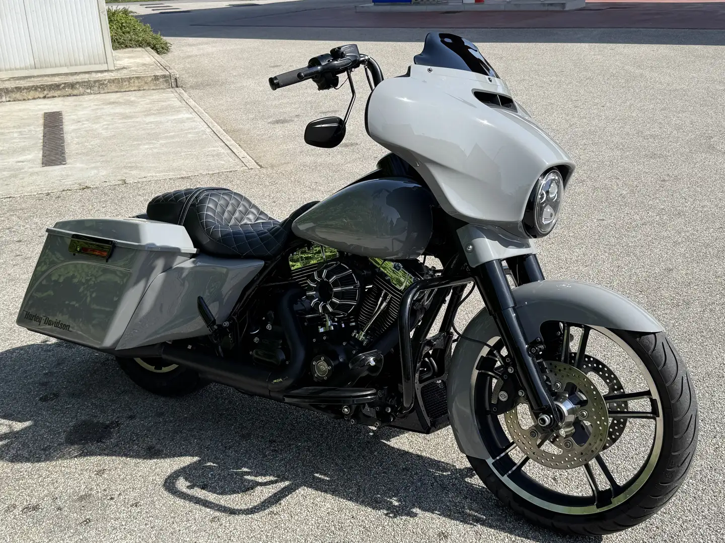 Harley-Davidson Street Glide - 1