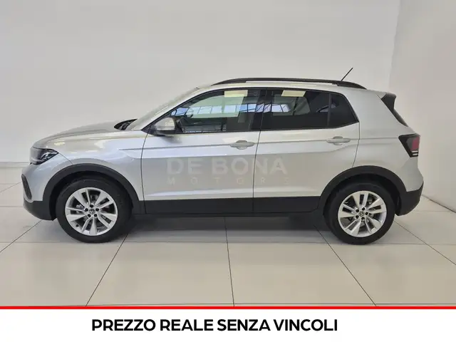Volkswagen T-Cross view 3