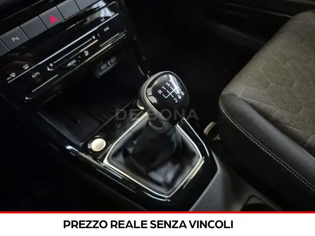 Volkswagen T-Cross view 13