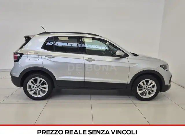 Volkswagen T-Cross view 6