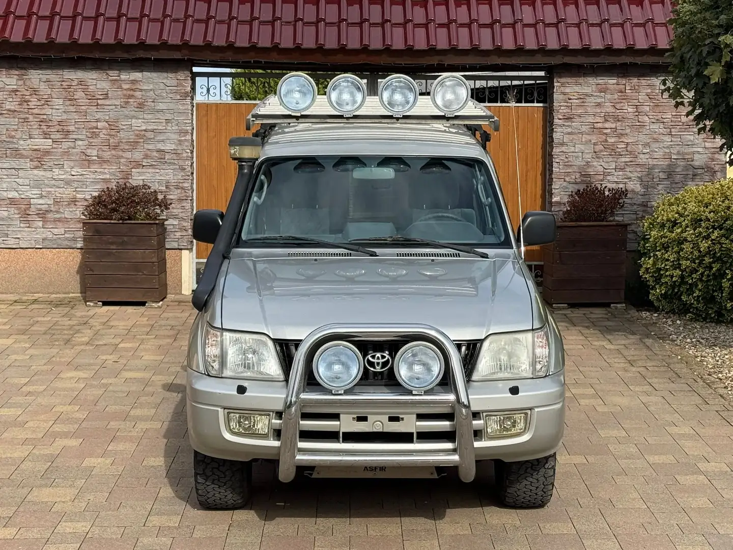 Toyota Land Cruiser D-4D KJ95 Special *Tüv Neu* Stříbrná - 2