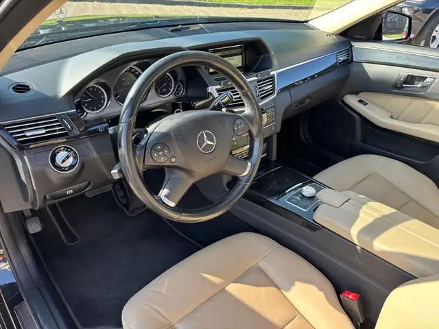 Mercedes-Benz E-Class view 13