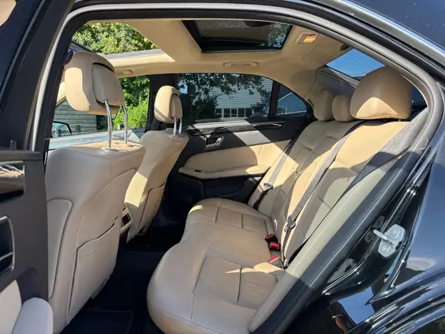 Mercedes-Benz E-Class view 12