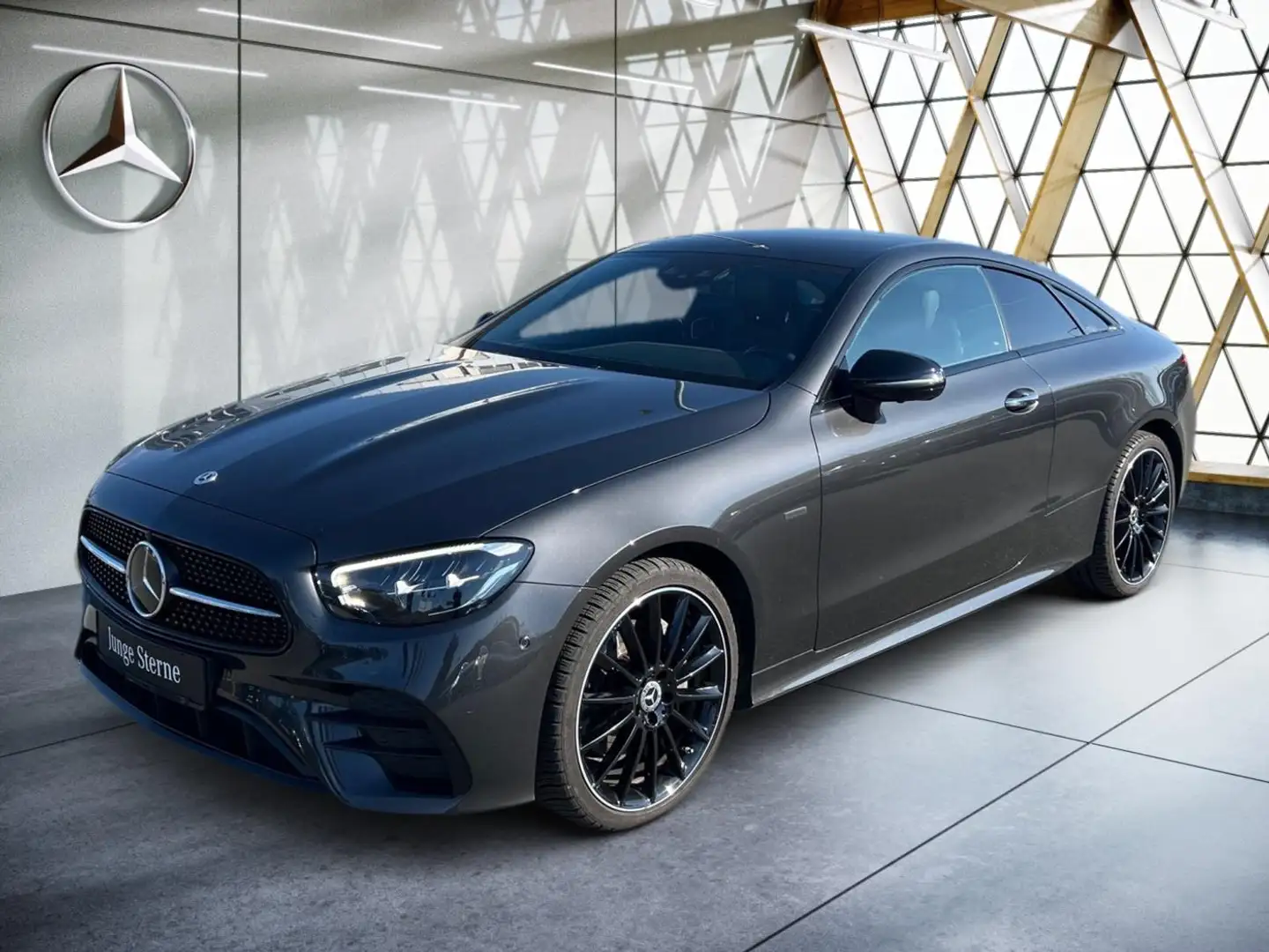 Mercedes-Benz E 300 d 4MATIC Coupé AMG NIGHT EDITION 360°KAM** Grau - 2