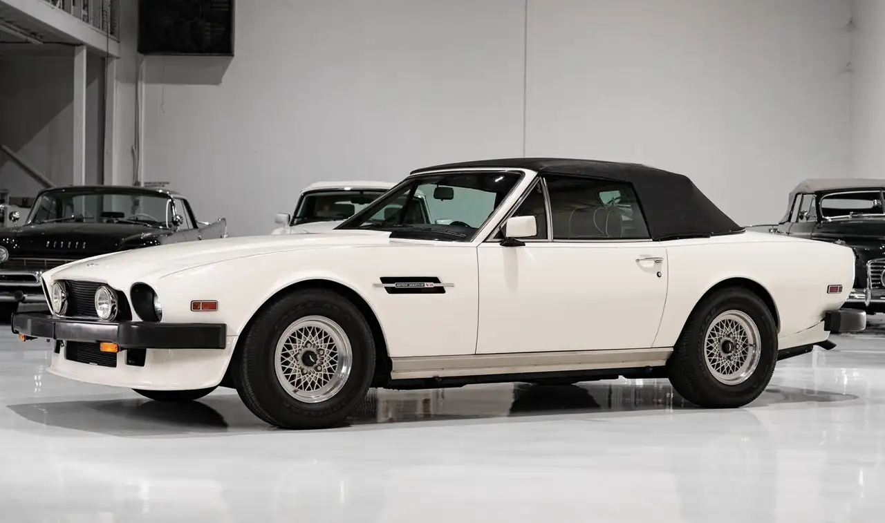 Aston Martin V8 VOLANTE Volante (Convertible), foto 3