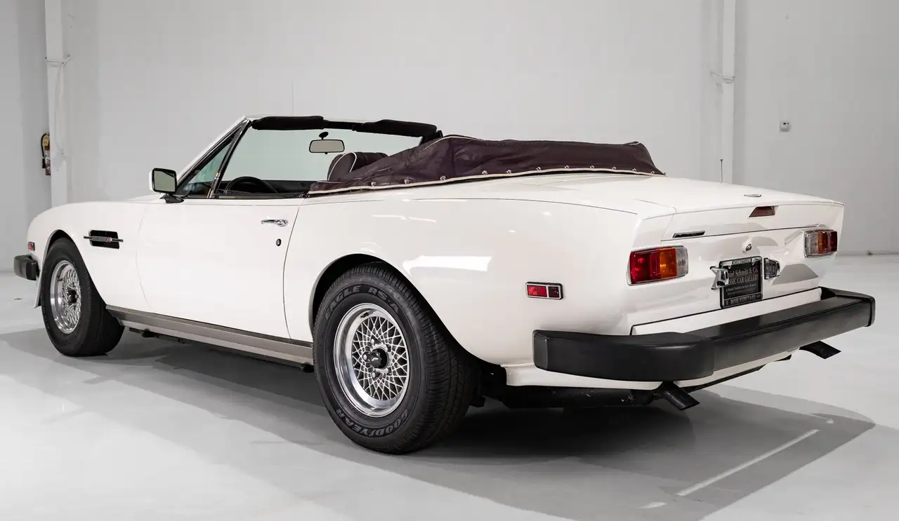 Aston Martin V8 VOLANTE Volante (Convertible), foto 11