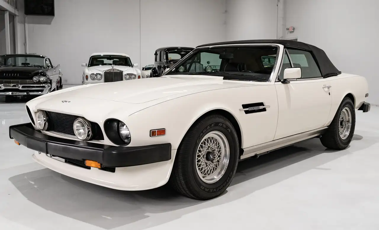 Aston Martin V8 VOLANTE Volante (Convertible), foto 5