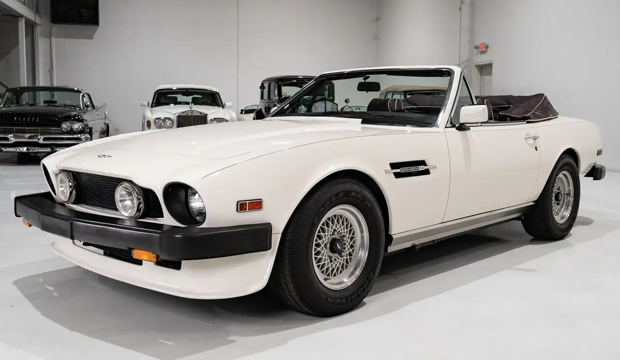 Aston Martin V8 VOLANTE Volante (Convertible), foto 4
