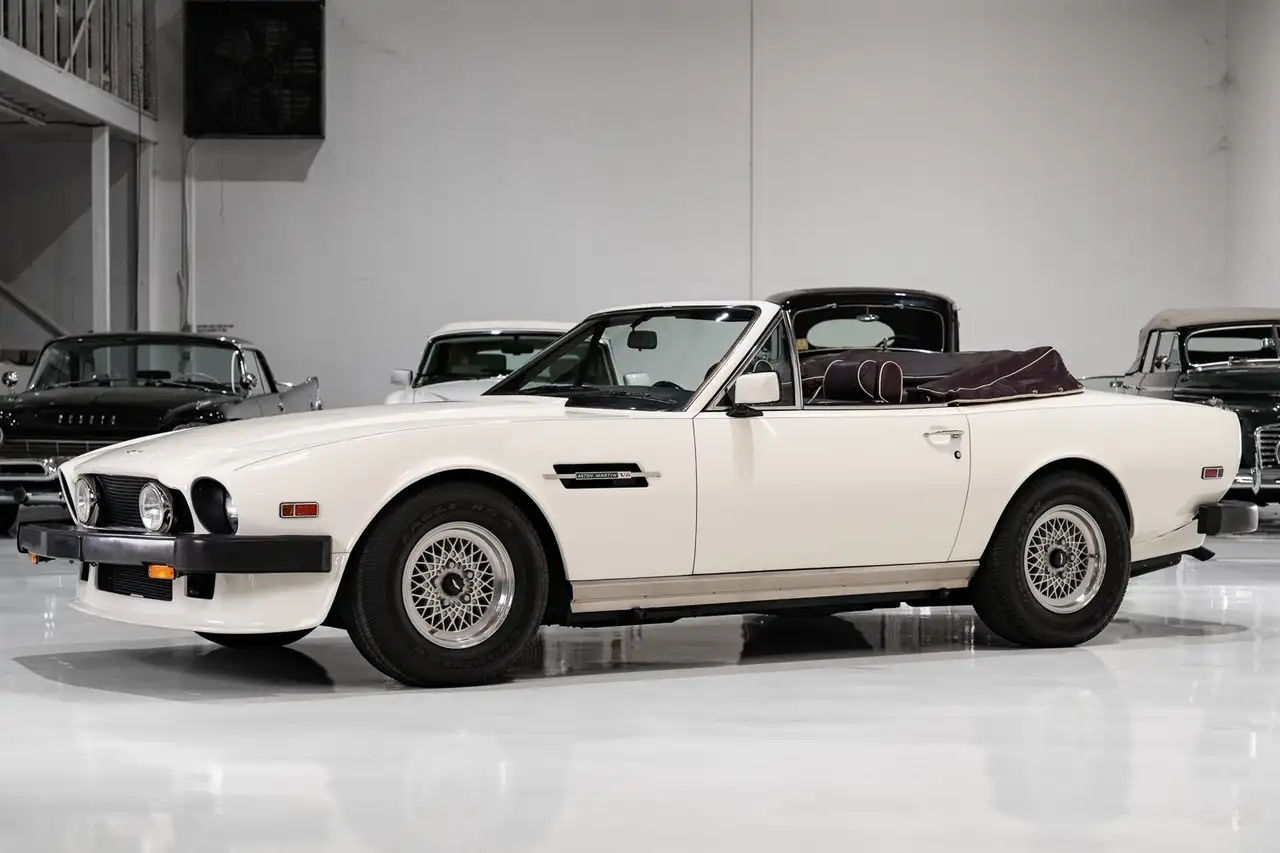 Aston Martin V8 VOLANTE Volante (Convertible), foto 2