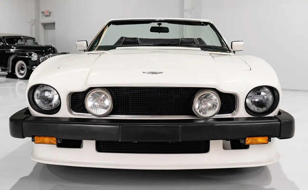 Aston Martin V8 VOLANTE Volante (Convertible), foto 6