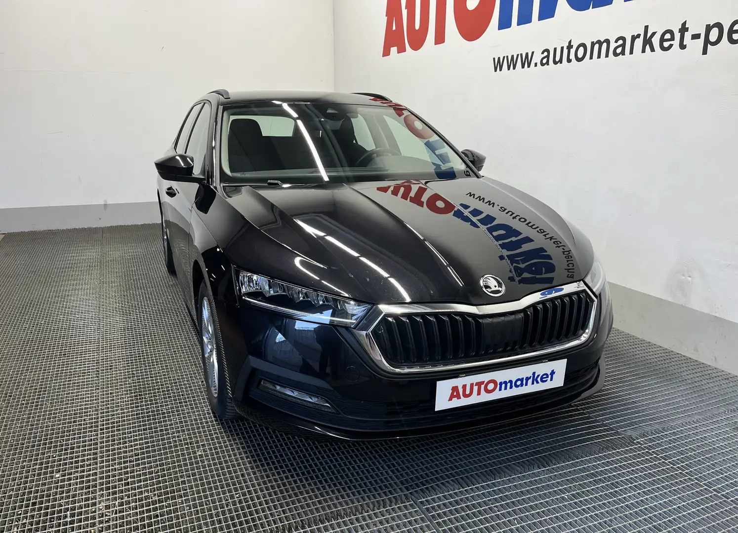 Skoda Octavia Wagon 1.0 e-tec Executive dsg Noir - 2