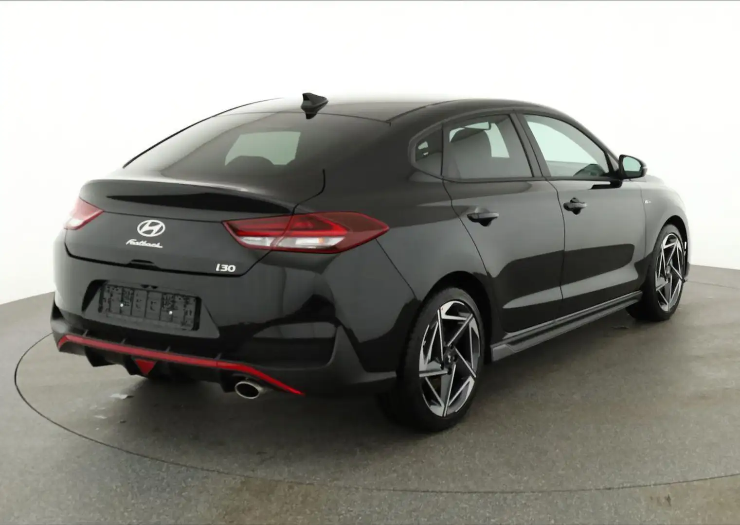 Hyundai i30 N Line 1.5 T-GDI DCT Fastback N-LINE, Navi, 18-... Schwarz - 2