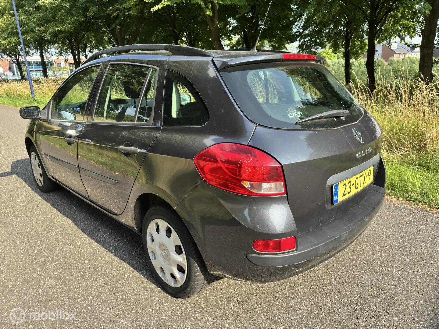 Renault Clio Estate 1.2-16V*1E EIGENAAR*NAP*NEW APK 07/26 Grijs - 2