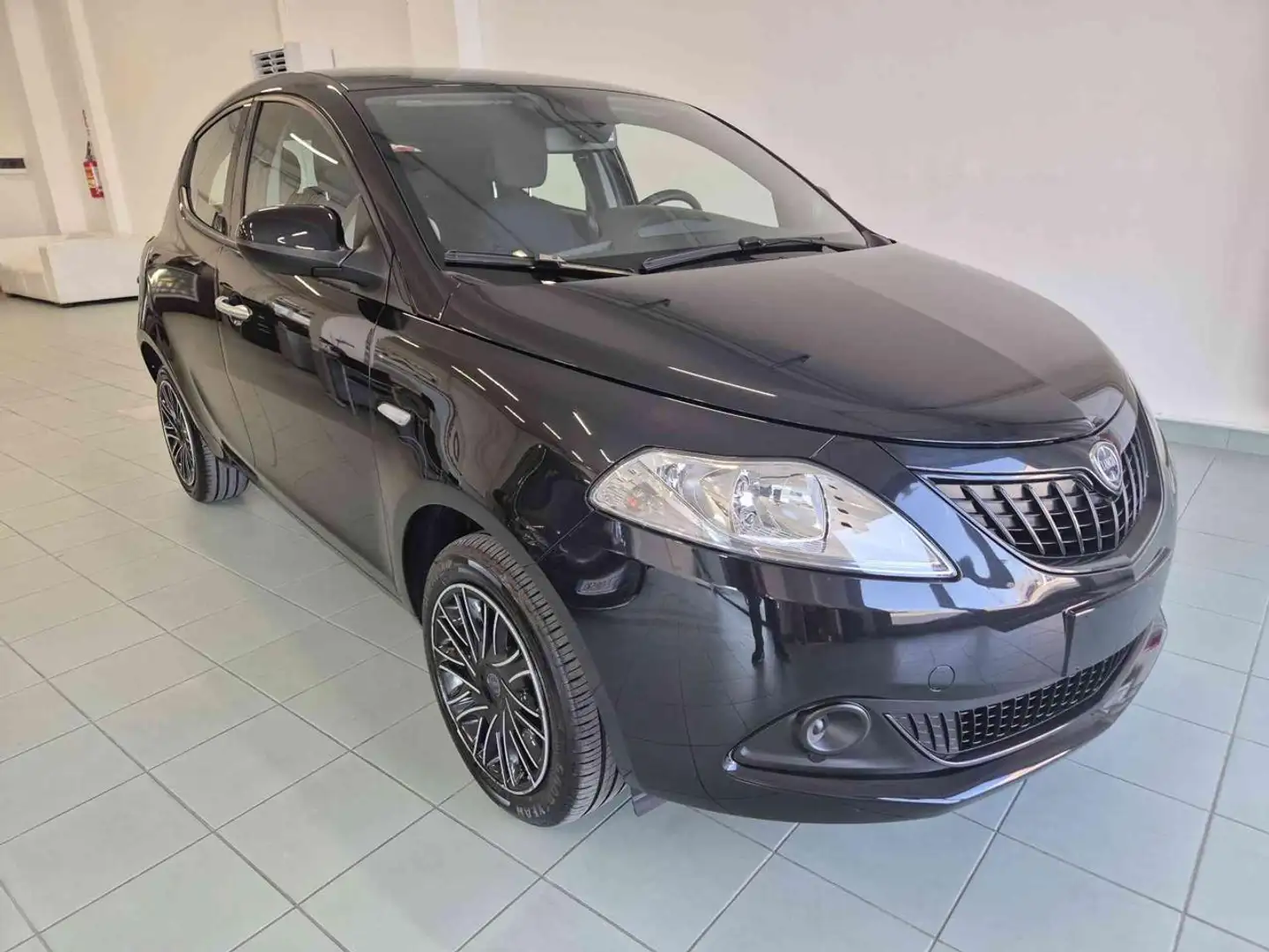 Lancia Ypsilon 1.0 FireFly 5 porte S&S Hybrid gold Nero - 1