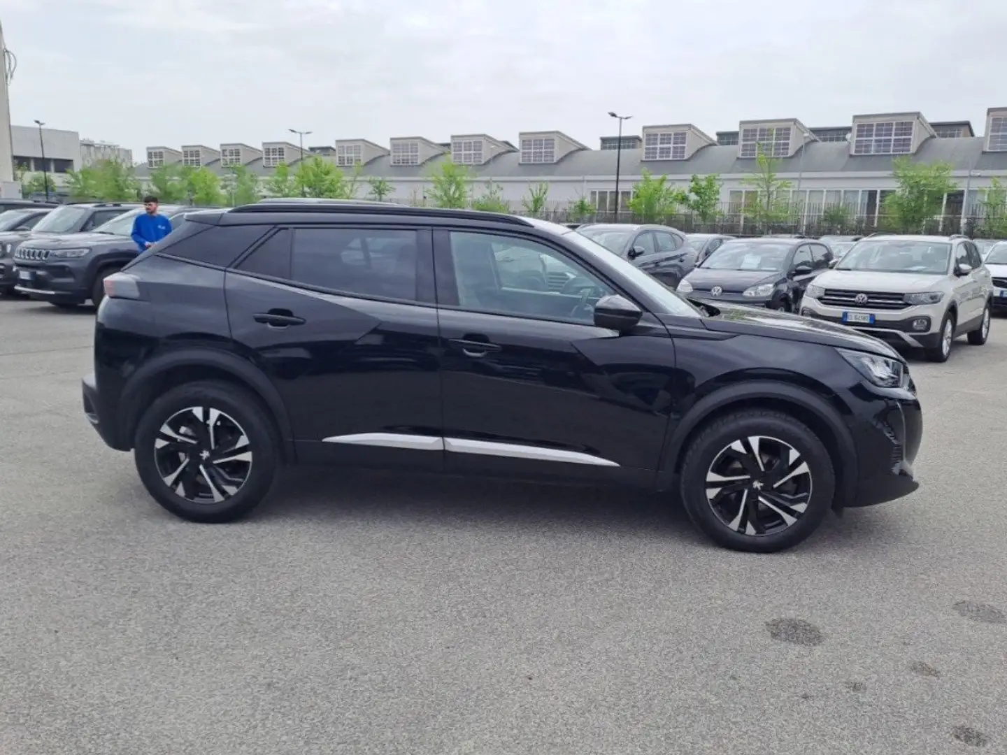Peugeot 2008 PureTech 100 Allure S/S Schwarz - 2