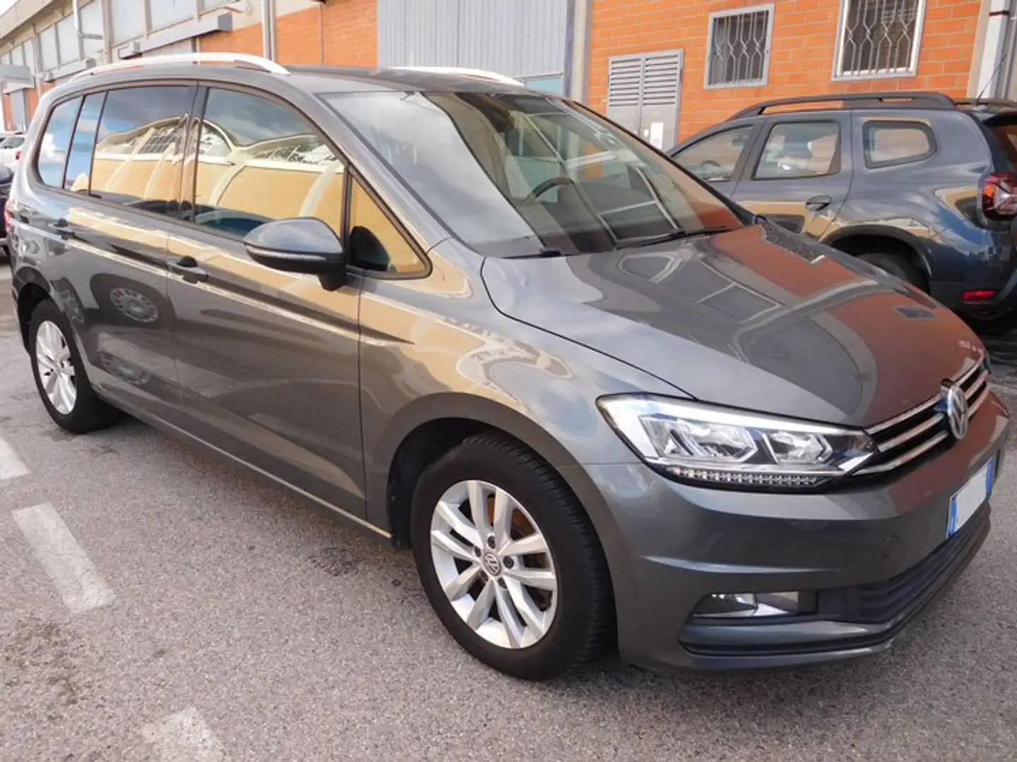 Volkswagen Touran Touran 2.0 TDI 150 CV SCR DSG Executive BlueMotio Grau - 2
