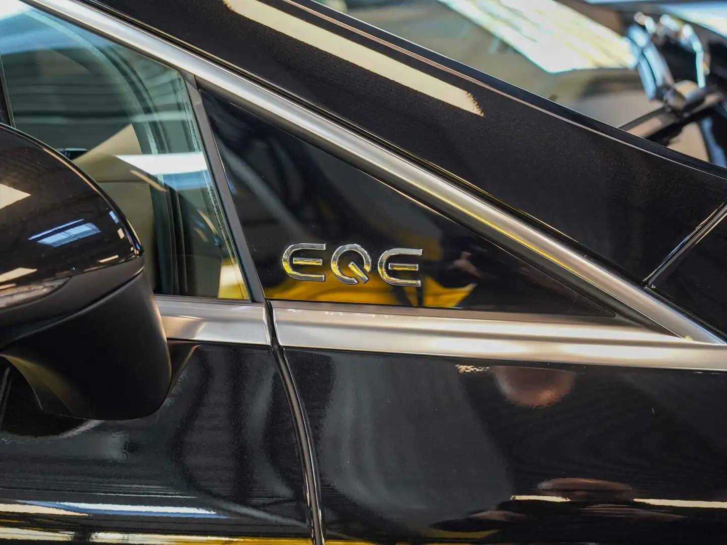 Mercedes-Benz EQE 300 EQE 300 Advanced Plus balaobraun Panorama DISTRO Schwarz - 2