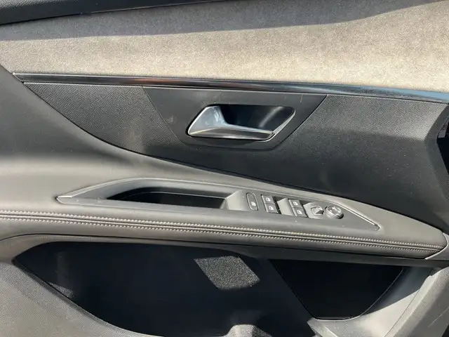 Peugeot 5008 view 14