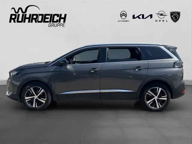 Peugeot 5008 view 2