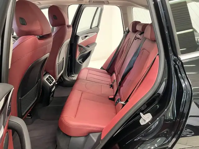 BMW X3 view 7