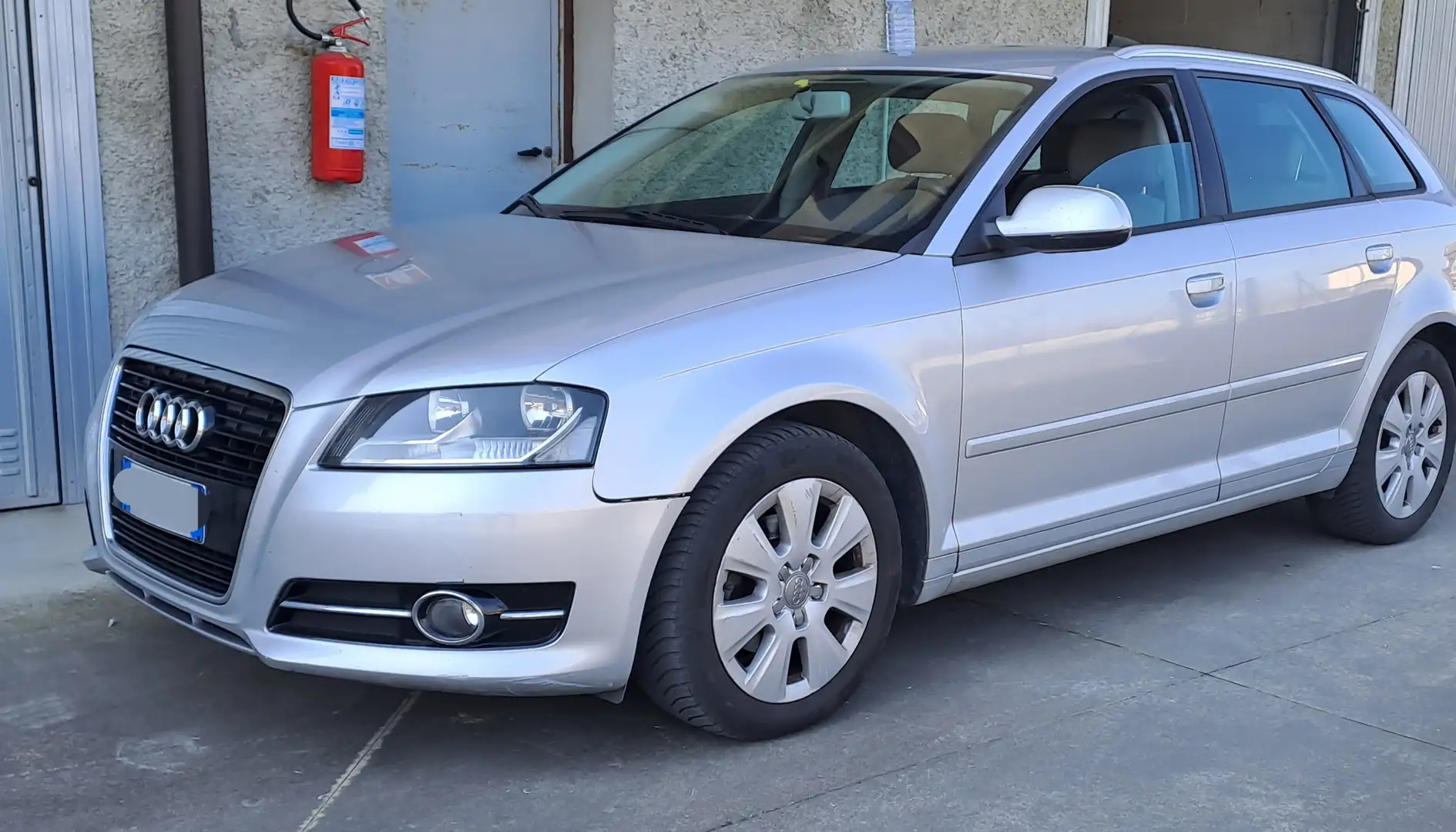 Audi A3 A3 Sportback 1.6 tdi Attraction Argento - 2
