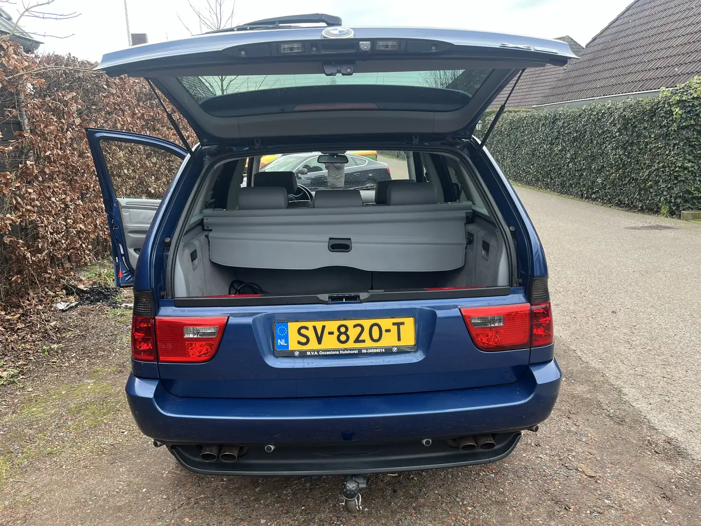 BMW 4.4i Синій - 1